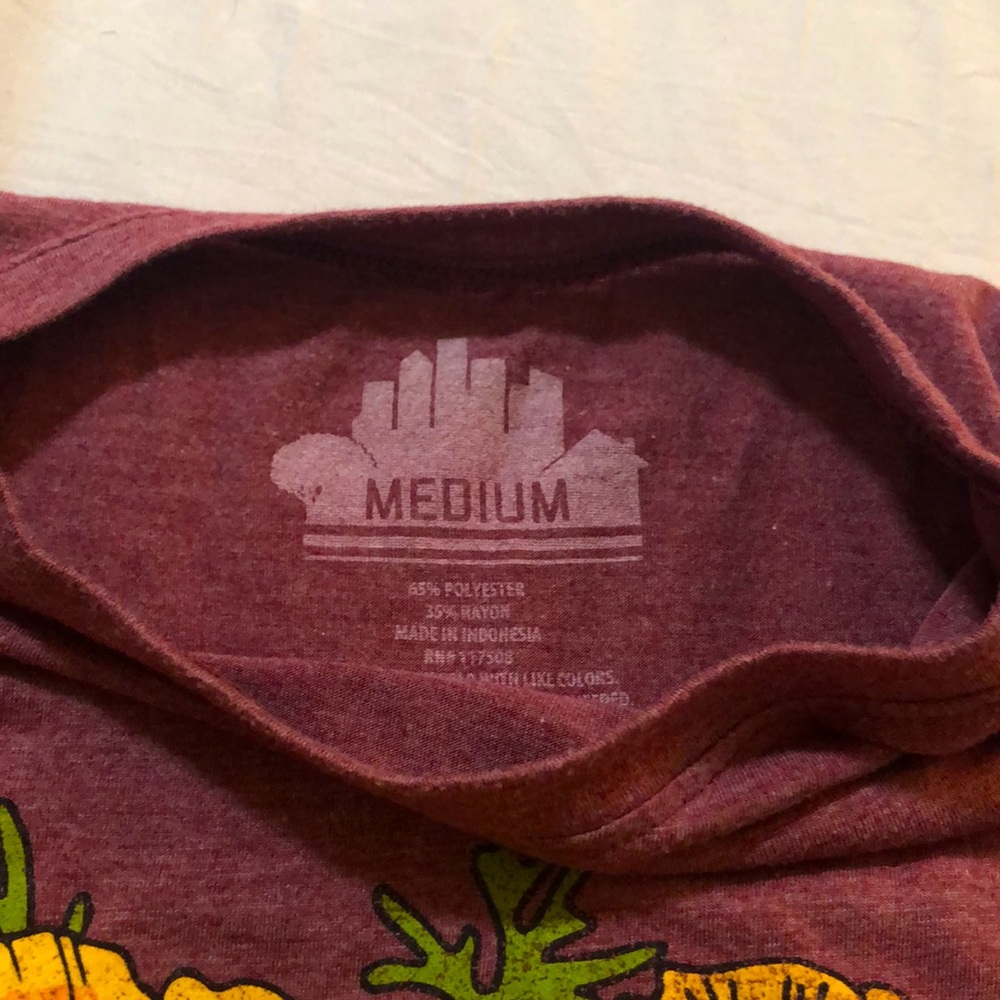 Size: Medium - Picture 3 of 3